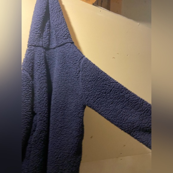 Urban Outfitters Reversible Sherpa Sweater - Picture 5 of 5